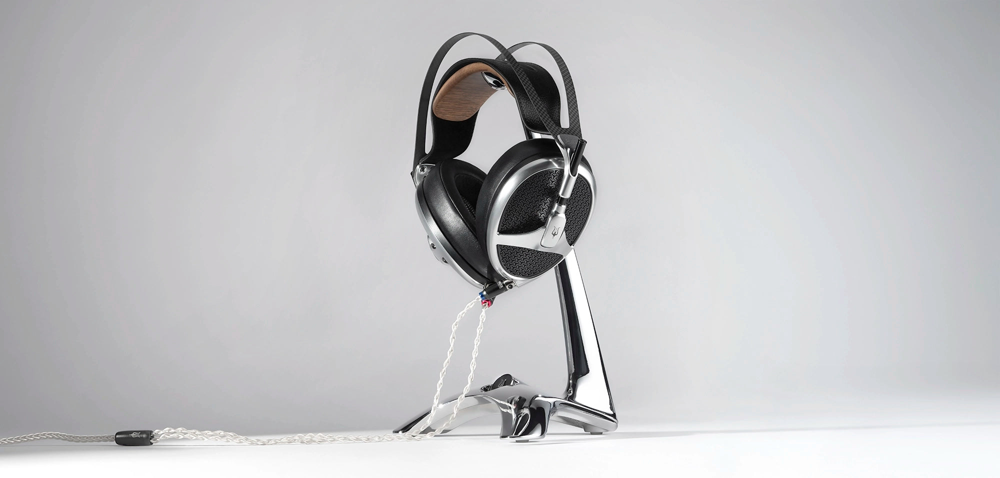 Meze Audio High-end bundle winter collection Elite Tungsten flagship open-back planar magnetic headphones with premium built headphones stand Manta Chrome