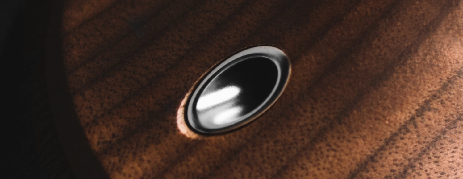 Meze Audio 99 Classics Walnut gold detail