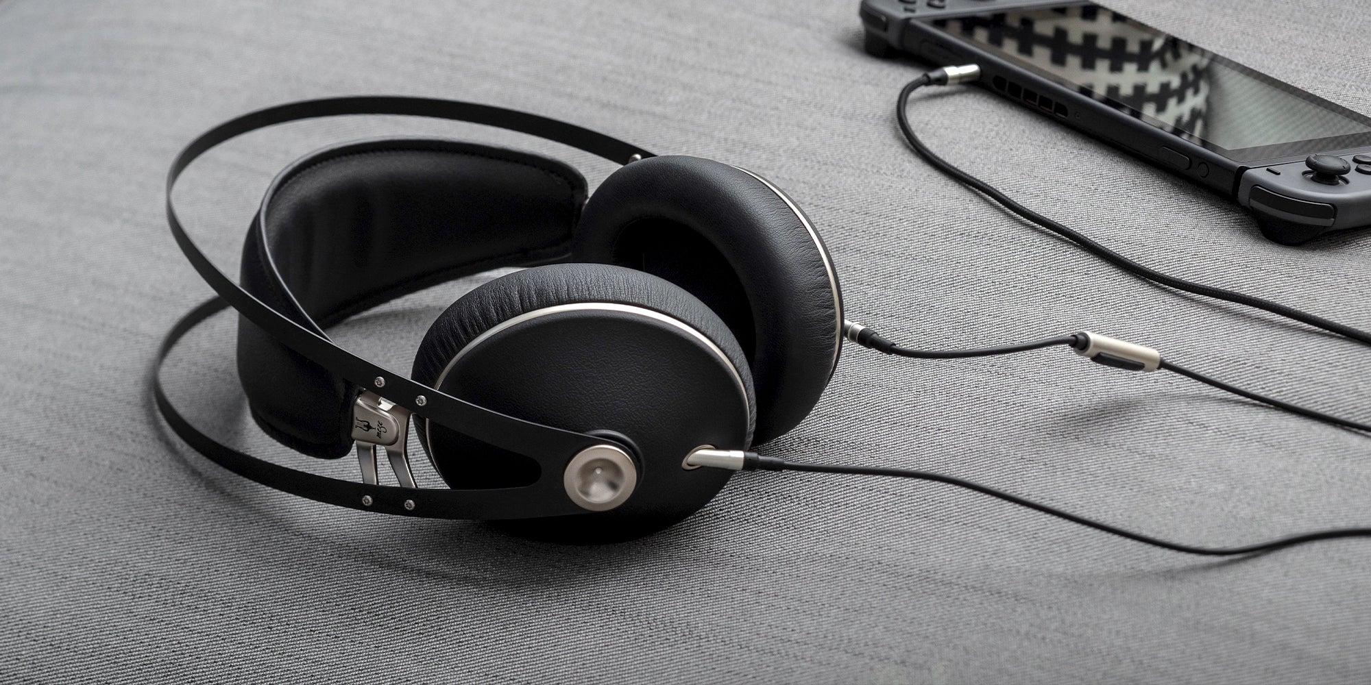 Meze Audio 99 NEO closed-back premium headphones gaming