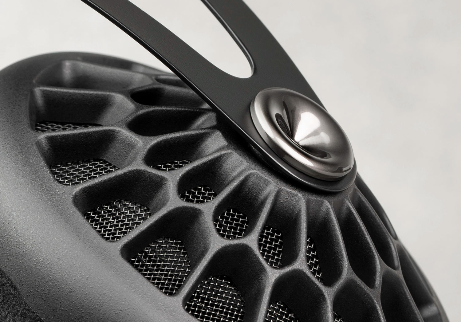 Meze Audio 105 AER premium open-back dynamic driver headphones detail