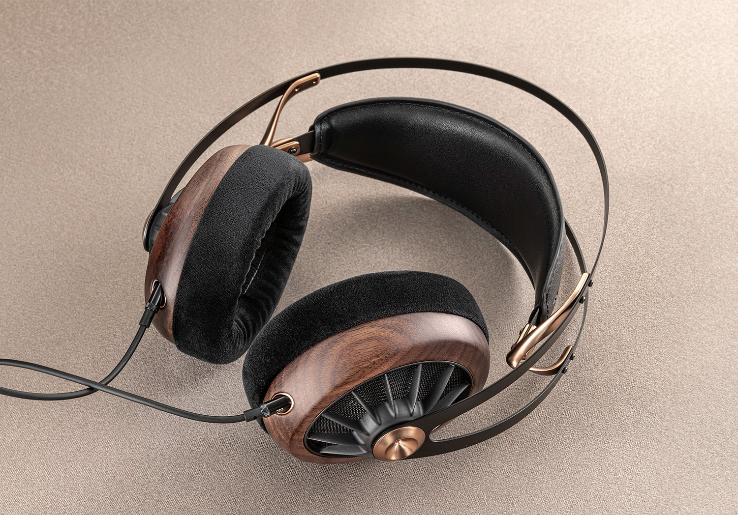 Meze Audio 109 PRO open back audiophile headphones top view