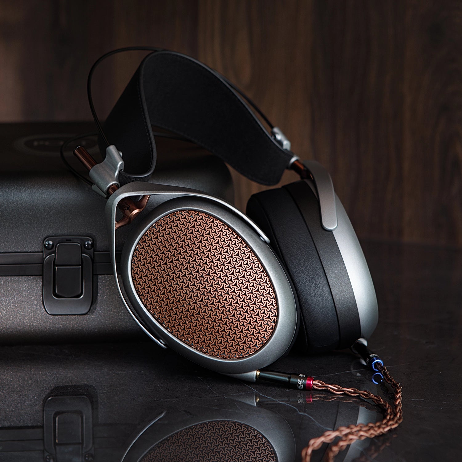 Meze Audio POET with hardcase and Mini XLR Premium Copper Cable